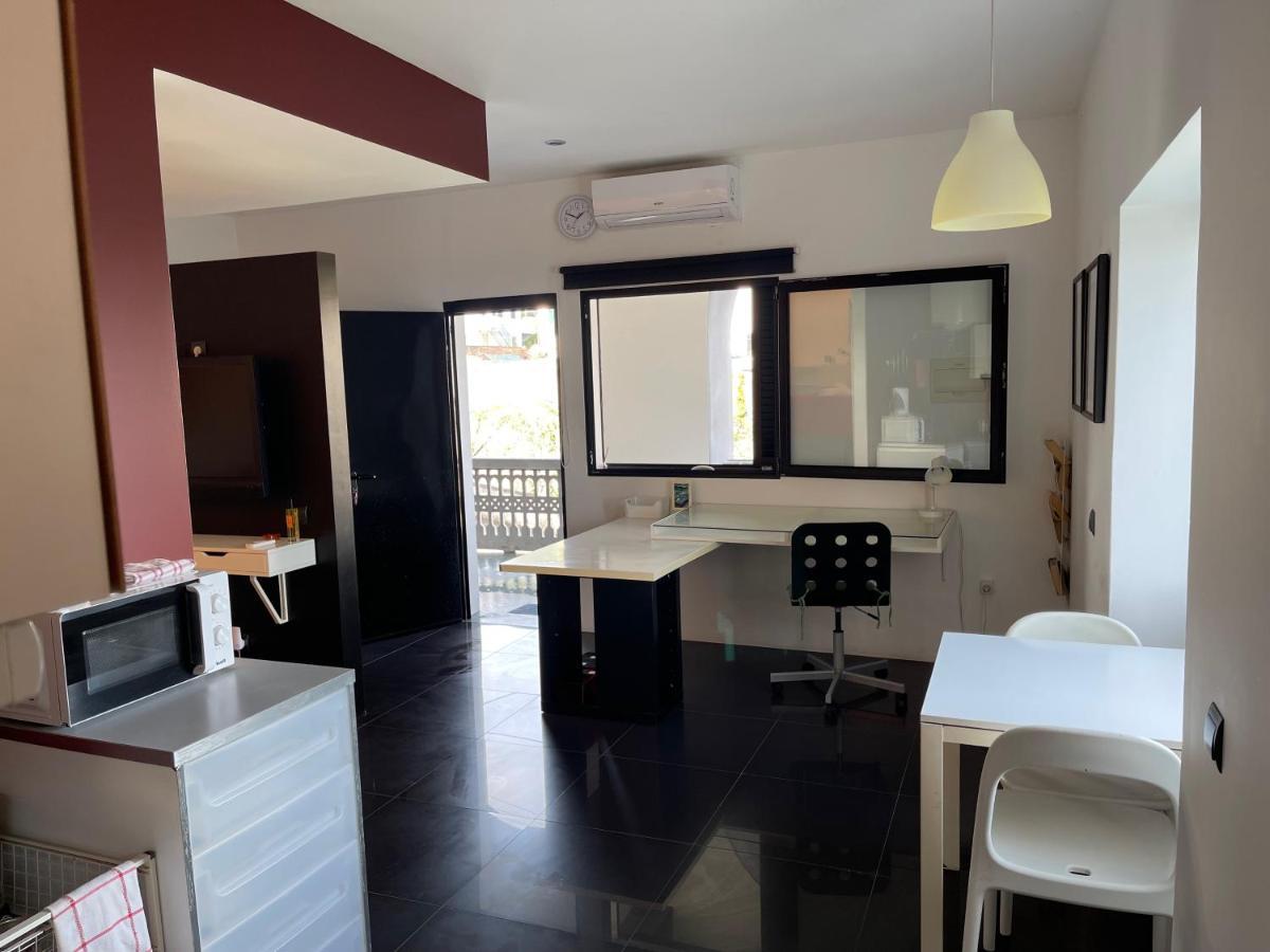 Sea Breeze Studios Porto Da Cruz Exteriör bild